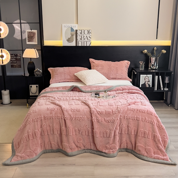 91家纺网 家纺一手货源 找家纺 叠派家纺 2025新款A类纯色min舒棉绒雕花剪花多功能毛毯（可供跨境外贸抽空热款首选） 灰边-豆沙粉