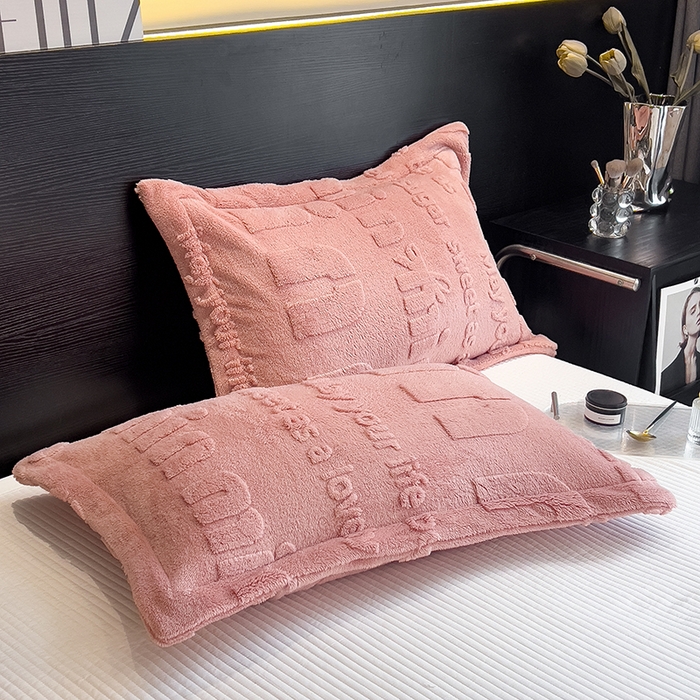 91家纺网 家纺一手货源 找家纺 叠派家纺 2025新款A类纯色min舒棉绒雕花剪花多功能毛毯（可供跨境外贸抽空热款首选） 灰边-豆沙粉