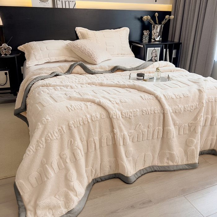 91家纺网 家纺一手货源 找家纺 叠派家纺 2025新款A类纯色min舒棉绒雕花剪花多功能毛毯（可供跨境外贸抽空热款首选） 灰边-纯真白