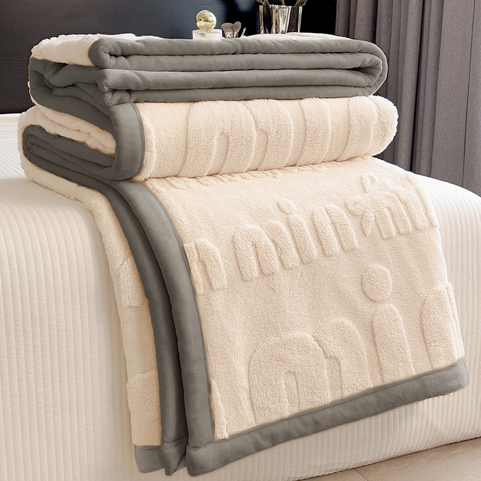 91家纺网 家纺一手货源 找家纺 叠派家纺 2025新款A类纯色min舒棉绒雕花剪花多功能毛毯（可供跨境外贸抽空热款首选） 灰边-纯真白