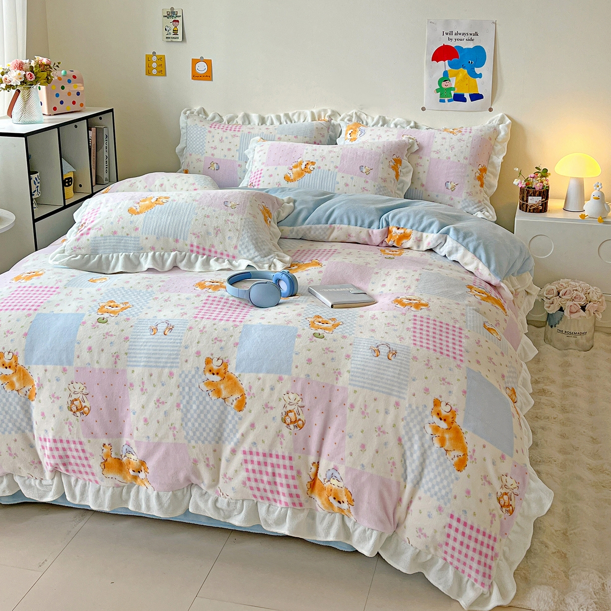 91家纺网 家纺一手货源 找家纺 眷恋家纺 2025新款秋冬新品牛奶绒花边四件套 花园狗