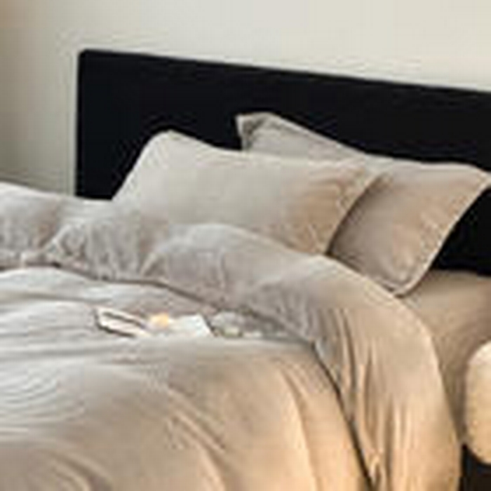 91家纺网 家纺一手货源 找家纺 （总）凯罗 2025新款花卉系列高克重牛奶绒雕花四件套