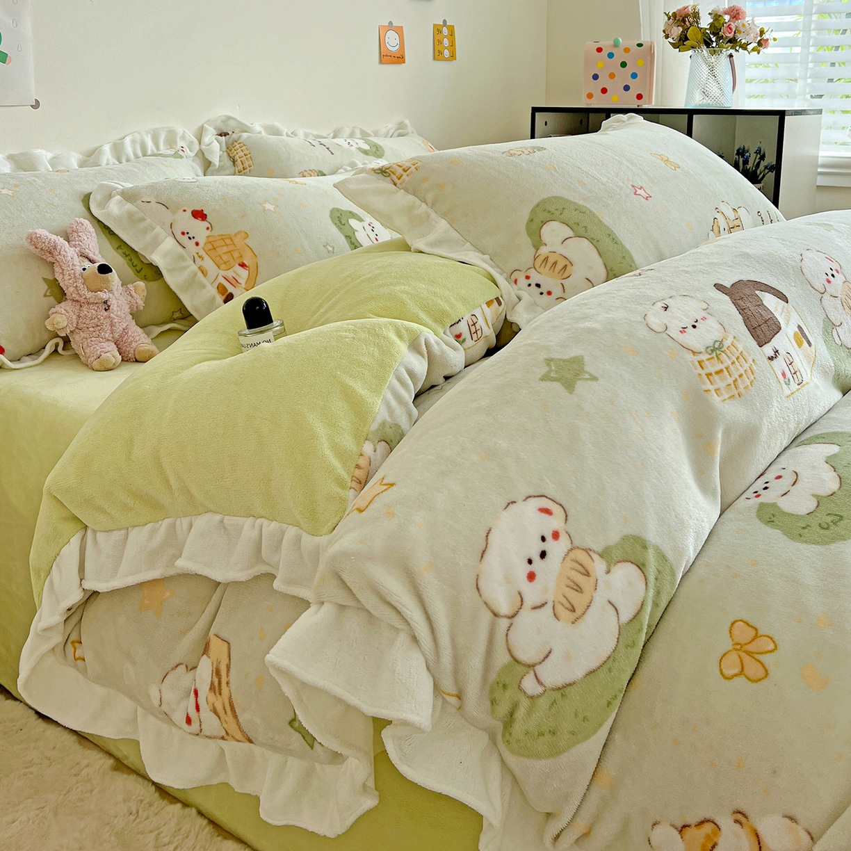 91家纺网 家纺一手货源 找家纺 眷恋家纺 2025新款秋冬新品牛奶绒花边四件套 露营日记