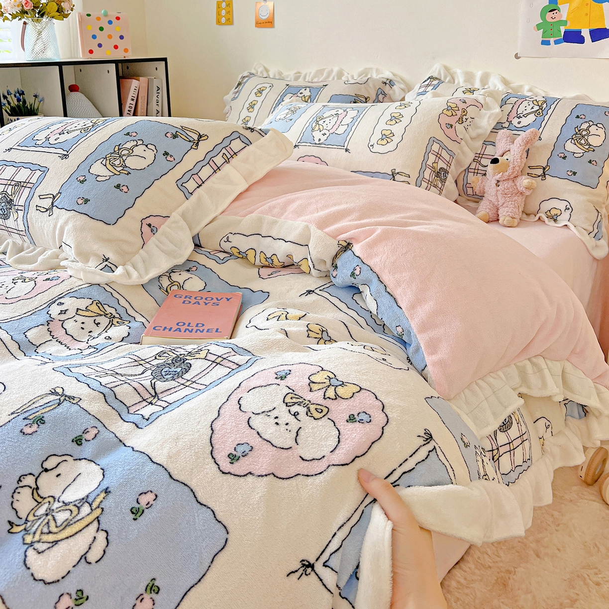 91家纺网 家纺一手货源 找家纺 眷恋家纺 2025新款秋冬新品牛奶绒花边四件套 奶油小狗