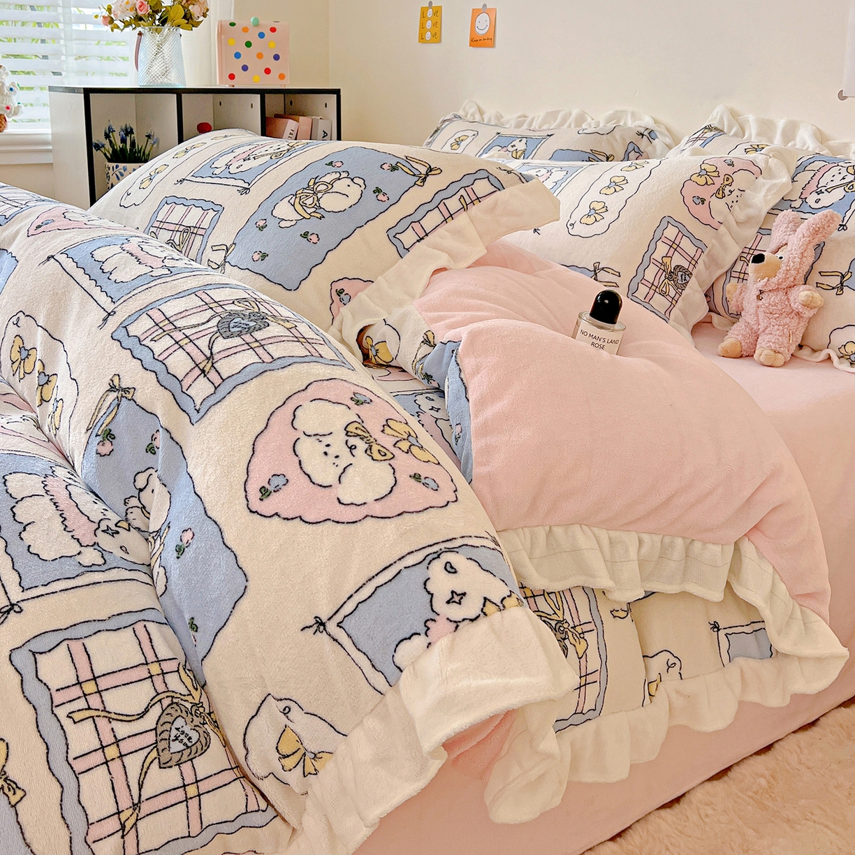 91家纺网 家纺一手货源 找家纺 眷恋家纺 2025新款秋冬新品牛奶绒花边四件套 奶油小狗