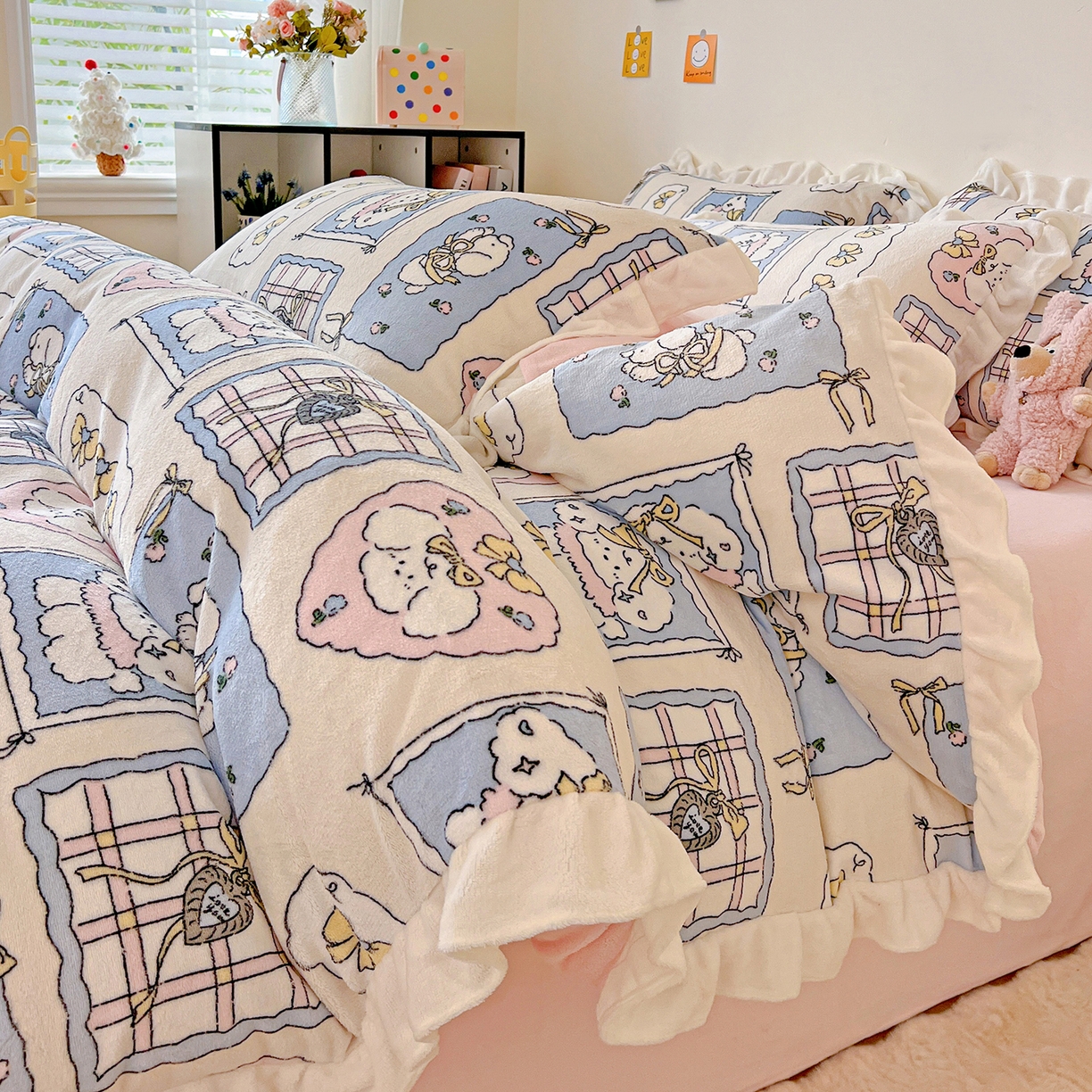 91家纺网 家纺一手货源 找家纺 眷恋家纺 2025新款秋冬新品牛奶绒花边四件套 奶油小狗