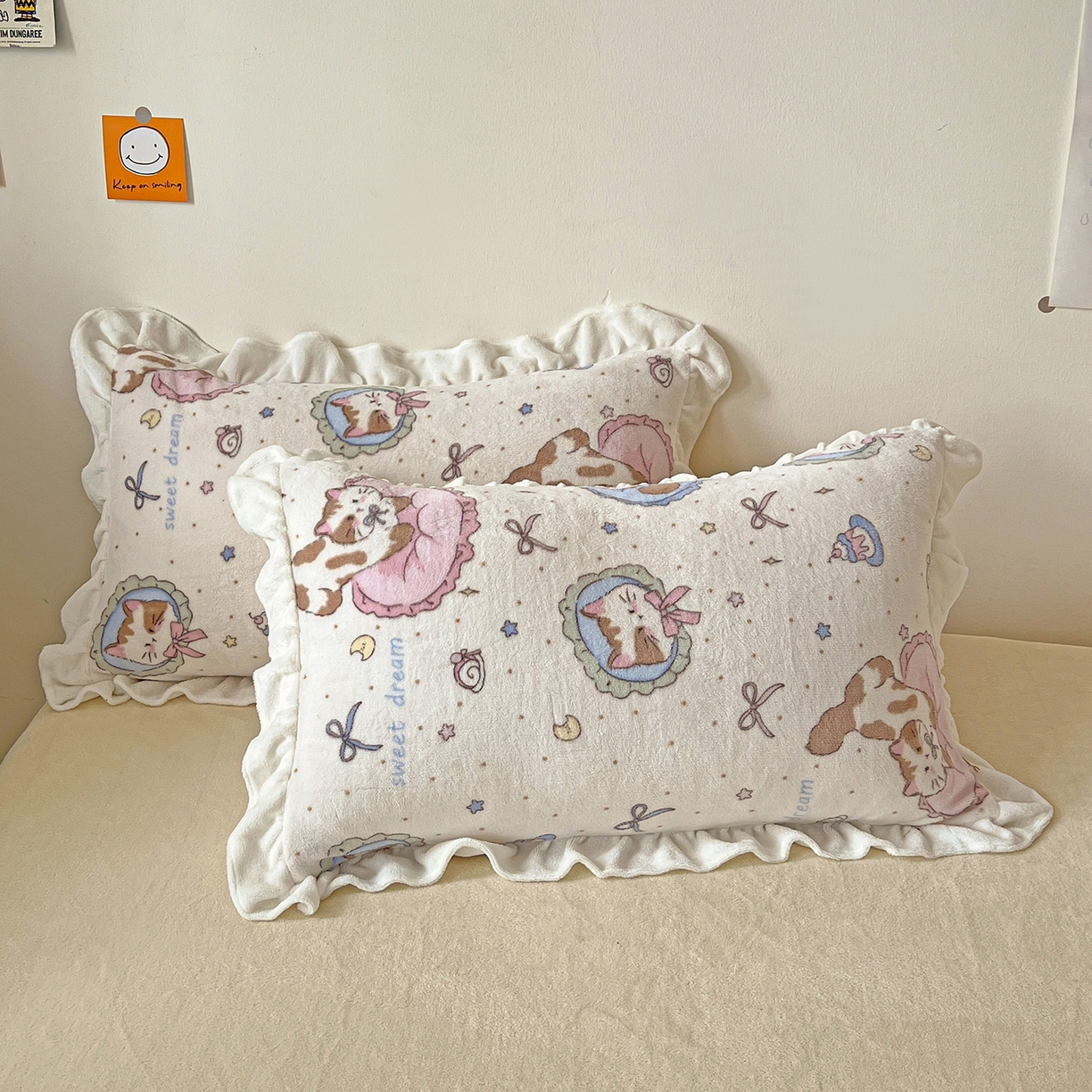 91家纺网 家纺一手货源 找家纺 眷恋家纺 2025新款秋冬新品牛奶绒花边四件套 甜心猫咪