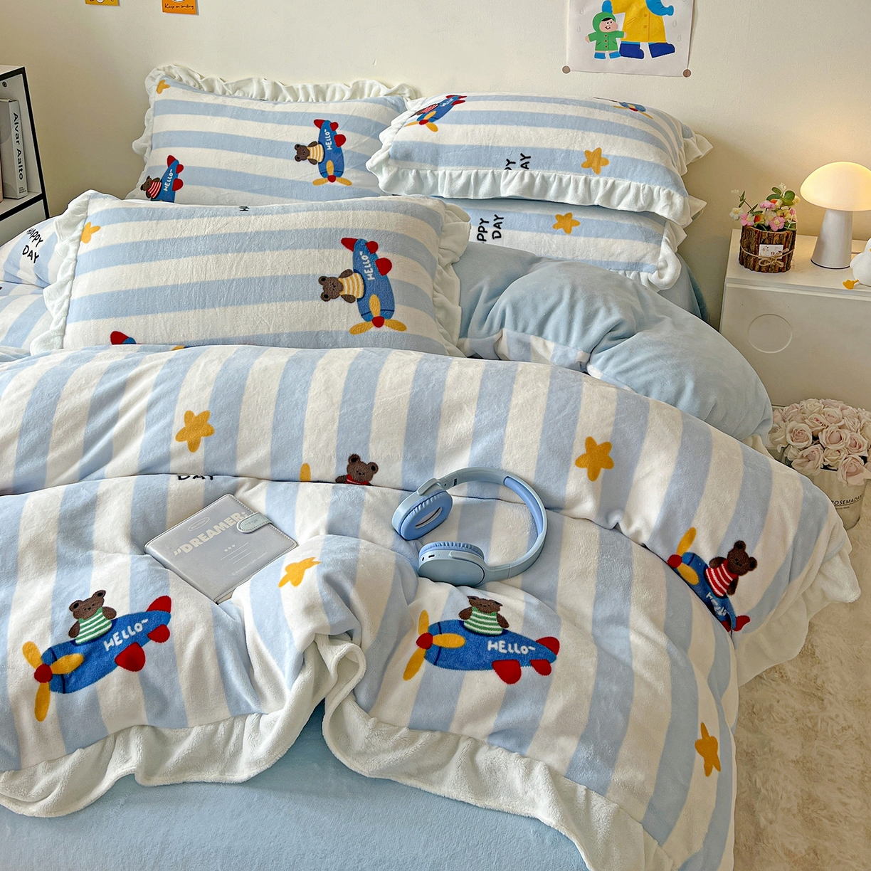 91家纺网 家纺一手货源 找家纺 眷恋家纺 2025新款秋冬新品牛奶绒花边四件套 小飞机