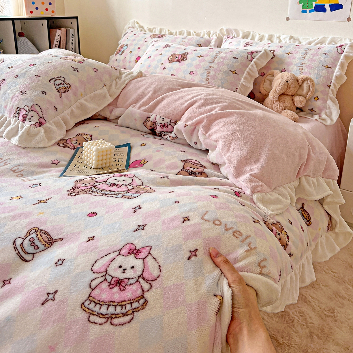 91家纺网 家纺一手货源 找家纺 眷恋家纺 2025新款秋冬新品牛奶绒花边四件套 星星宠物