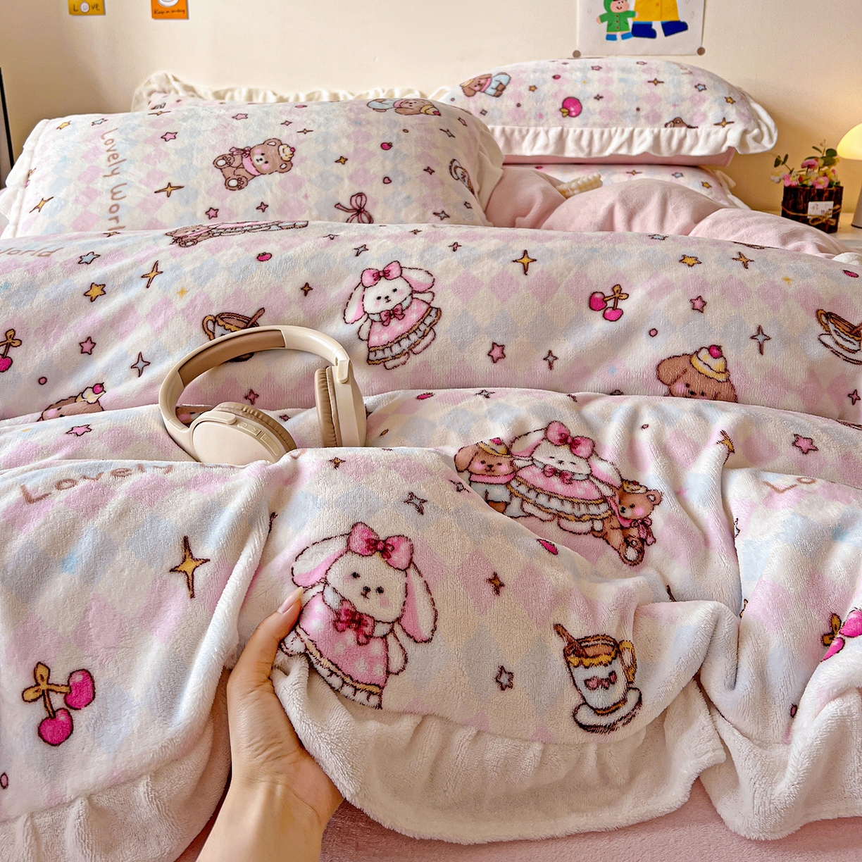 91家纺网 家纺一手货源 找家纺 眷恋家纺 2025新款秋冬新品牛奶绒花边四件套 星星宠物