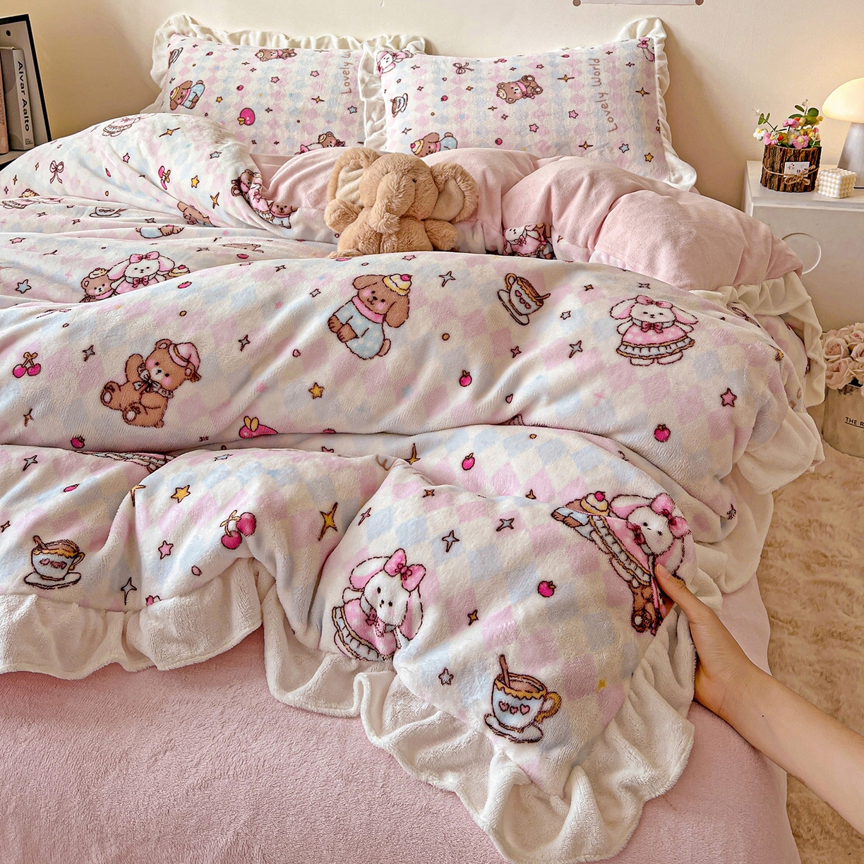 91家纺网 家纺一手货源 找家纺 眷恋家纺 2025新款秋冬新品牛奶绒花边四件套 星星宠物