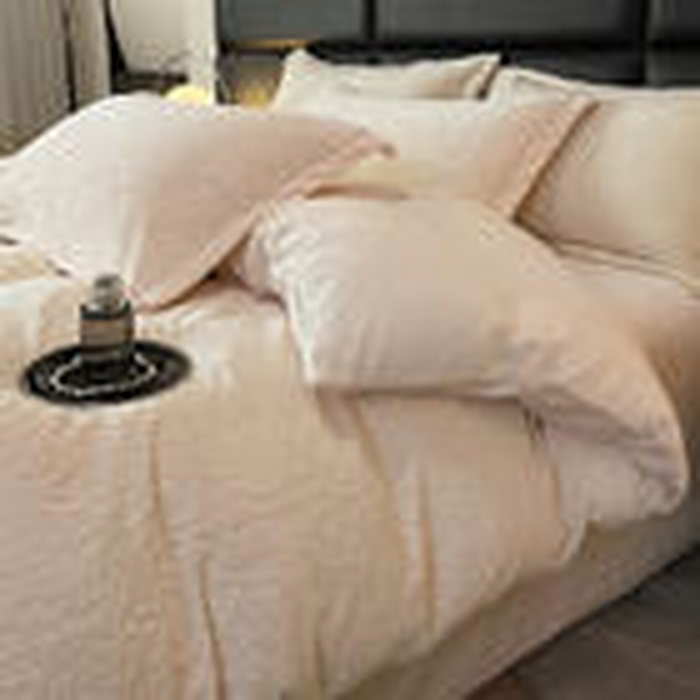 91家纺网 家纺一手货源 找家纺 凯罗 2025新款花卉系列高克重牛奶绒雕花四件套 漫可蕾丝-芝芝粉2