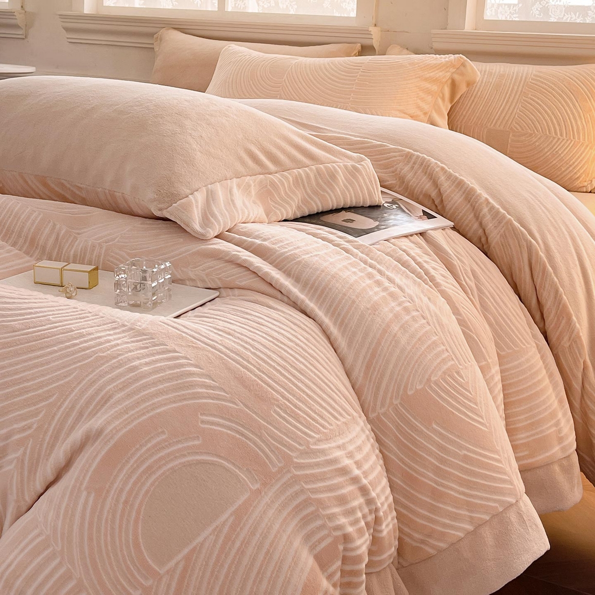 91家纺网 家纺一手货源 找家纺 （总） 2025冬季热款A类加厚雕花牛奶绒四件套双面保暖刺绣被套珊瑚绒床单床上用品