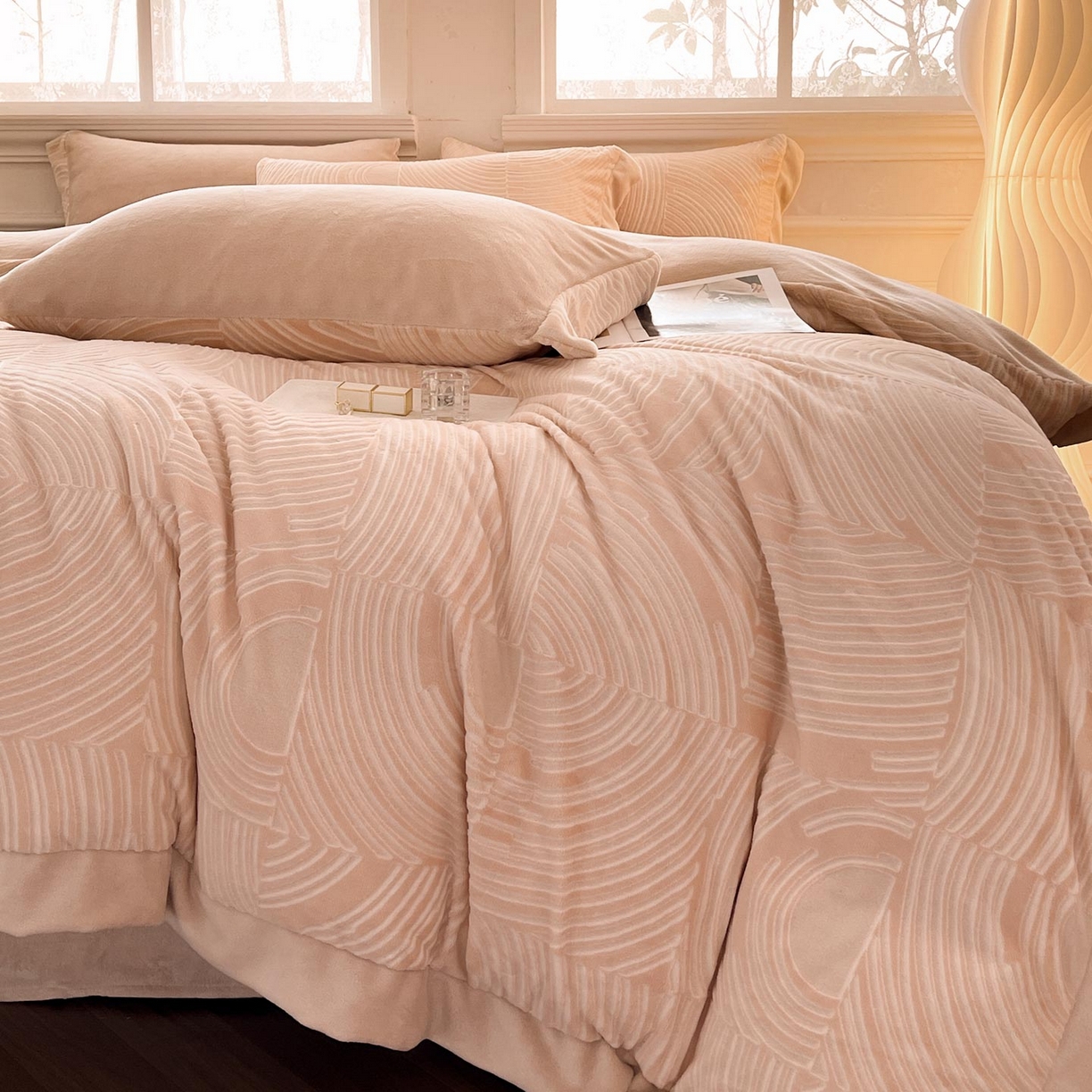 91家纺网 家纺一手货源 找家纺 （总） 2025冬季热款A类加厚雕花牛奶绒四件套双面保暖刺绣被套珊瑚绒床单床上用品