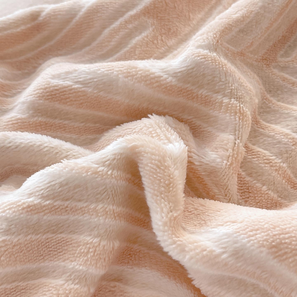 91家纺网 家纺一手货源 找家纺 （总） 2025冬季热款A类加厚雕花牛奶绒四件套双面保暖刺绣被套珊瑚绒床单床上用品