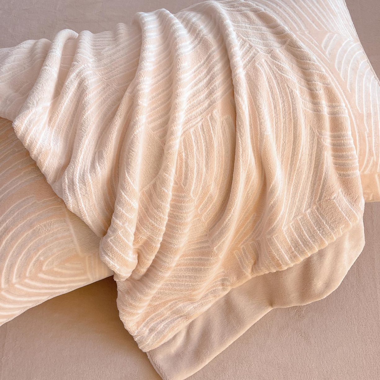 91家纺网 家纺一手货源 找家纺 （总） 2025冬季热款A类加厚雕花牛奶绒四件套双面保暖刺绣被套珊瑚绒床单床上用品