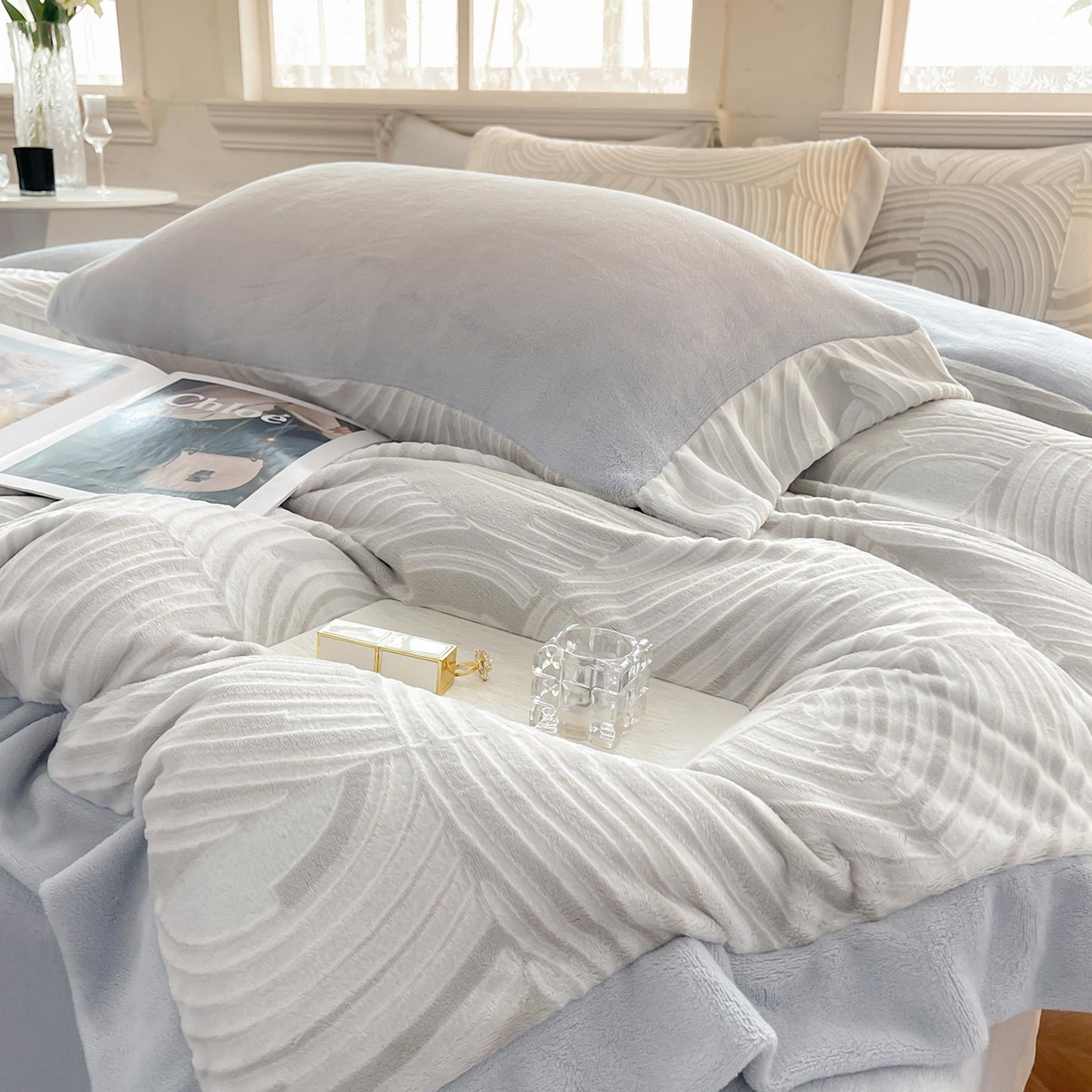 91家纺网 家纺一手货源 找家纺 （总）2025冬季热款A类加厚雕花牛奶绒四件套双面保暖刺绣被套珊瑚绒床单床上用品