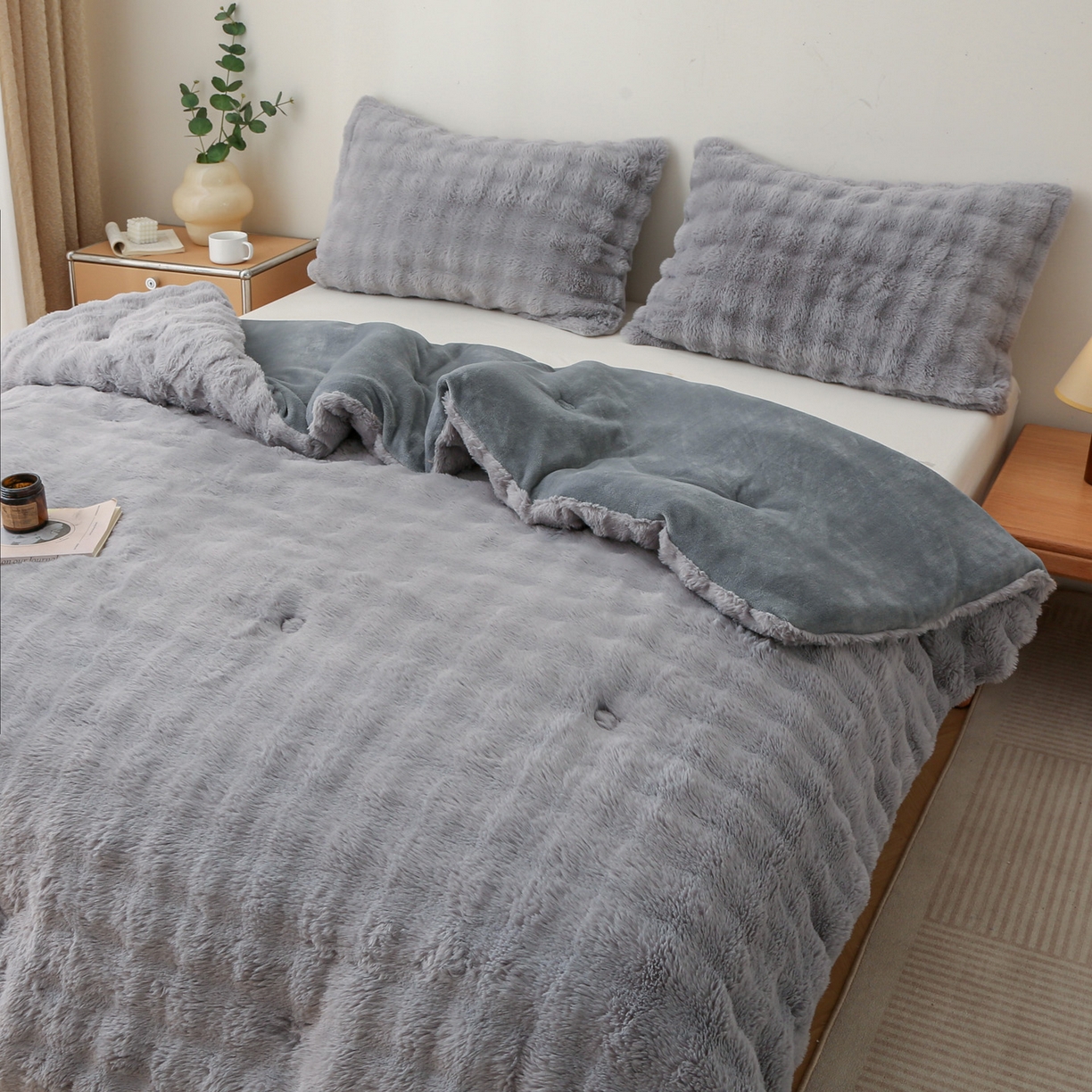 91家纺网 家纺一手货源 找家纺 亚龙工厂店 2025新款亲肤舒适兔兔绒被子被芯三件套灰色