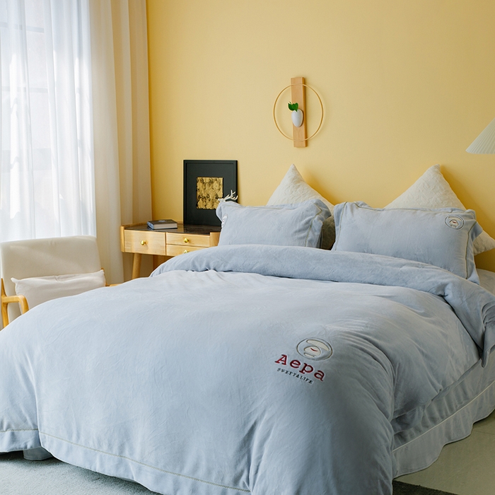 91家纺网 家纺一手货源 找家纺 （总）芯丝路枕业 2025新款蚕丝棉四件套系列-彩虹光圈