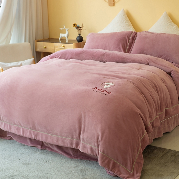 91家纺网 家纺一手货源 找家纺 （总）芯丝路枕业 2025新款蚕丝棉四件套系列-彩虹光圈