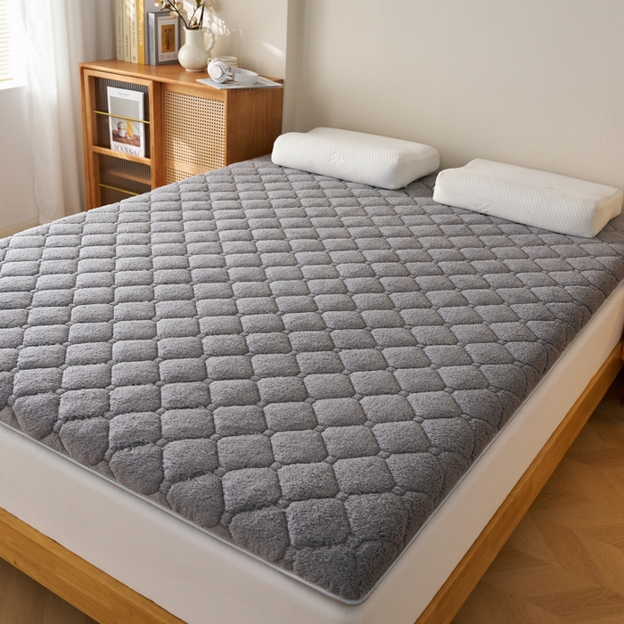 91家纺网 家纺一手货源 找家纺 芊梵床垫 2025新款5D网格布单边硬质棉羊羔绒床垫系列 羊羔绒-高级灰