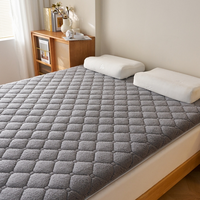 91家纺网 家纺一手货源 找家纺 芊梵床垫 2025新款5D网格布单边硬质棉羊羔绒床垫系列 羊羔绒-高级灰