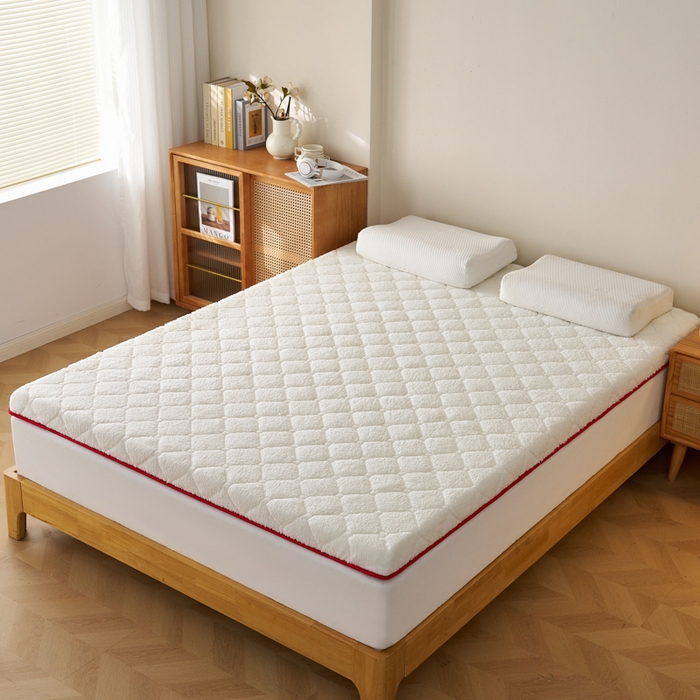 91家纺网 家纺一手货源 找家纺 芊梵床垫 2025新款5D网格布单边硬质棉羊羔绒床垫系列 羊羔绒-红白