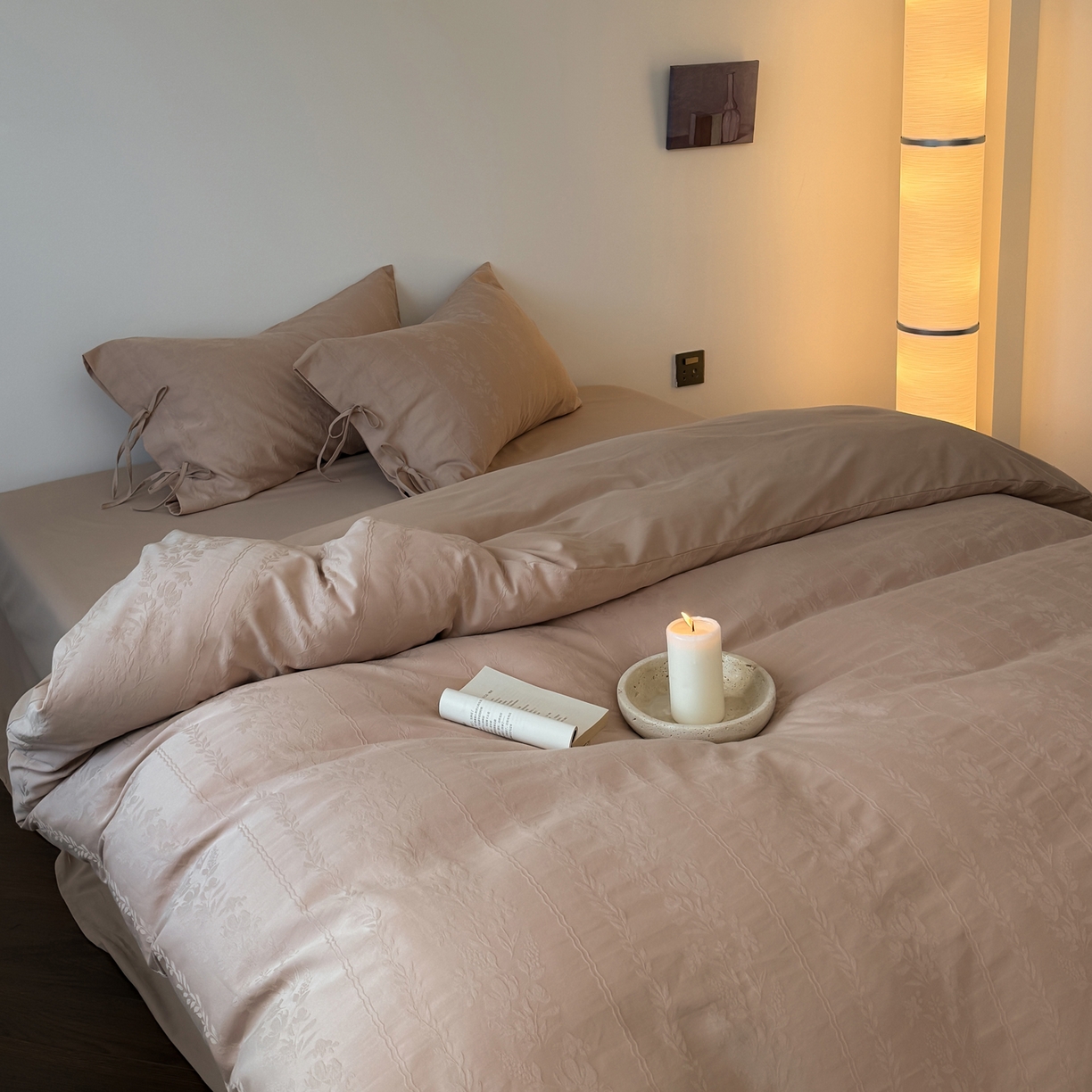 91家纺网 家纺一手货源 找家纺 （总）简纯主义 2025新款A类磨毛浮雕提花四件套-图二