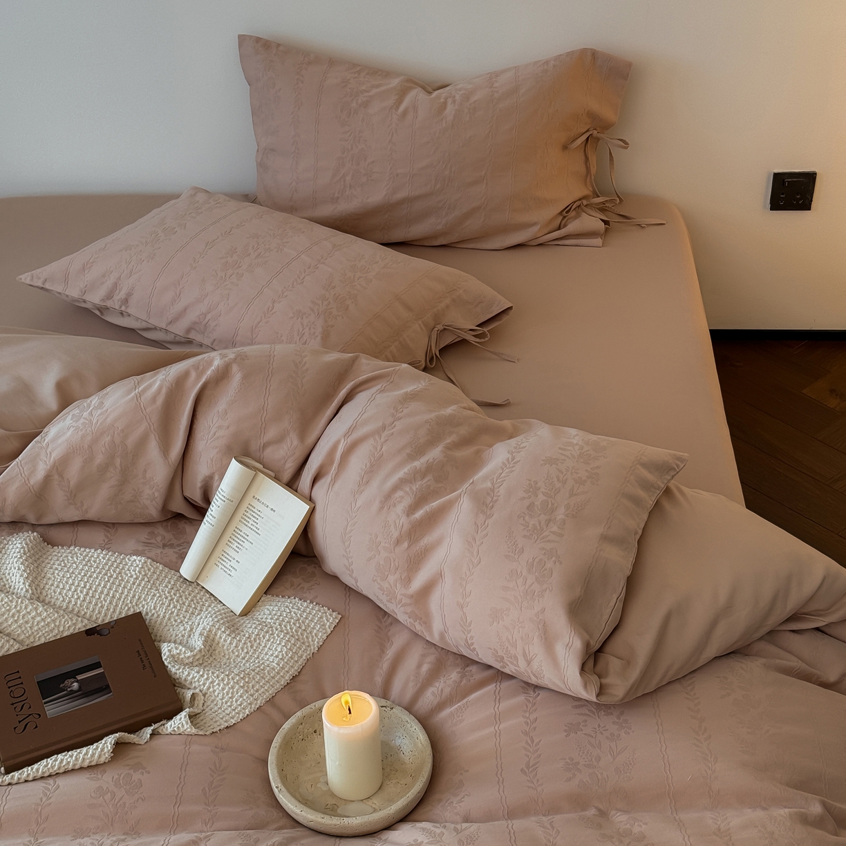 91家纺网 家纺一手货源 找家纺 （总）简纯主义 2025新款A类磨毛浮雕提花四件套-图二