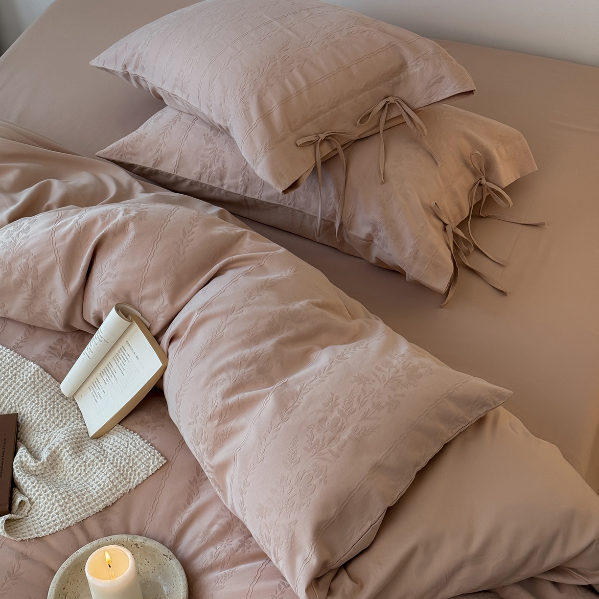 91家纺网 家纺一手货源 找家纺 （总）简纯主义 2025新款A类磨毛浮雕提花四件套-图二