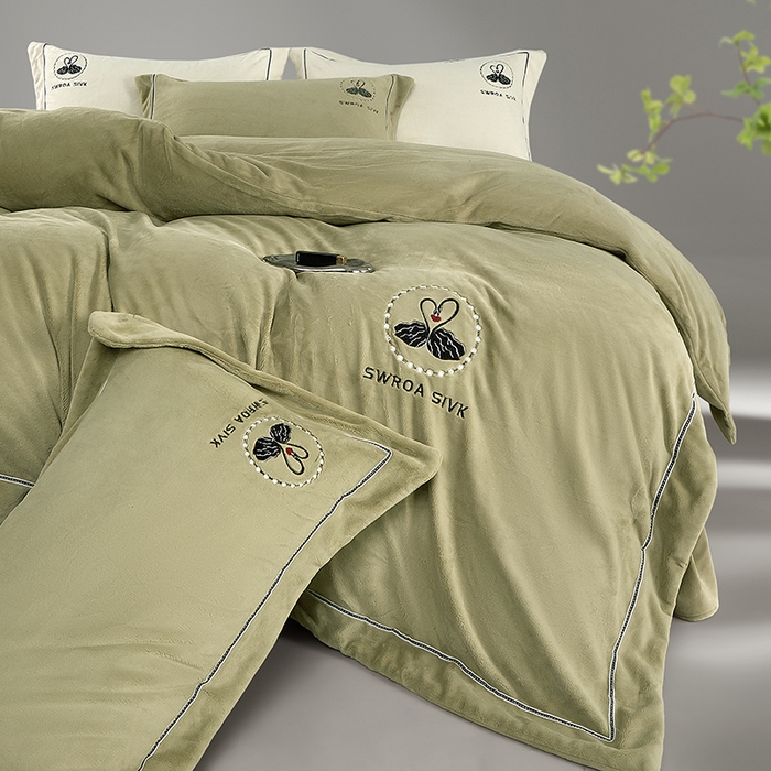 91家纺网 家纺一手货源 找家纺 （总）芯丝路枕业 2025新款蚕丝棉四件套系列-暗羽