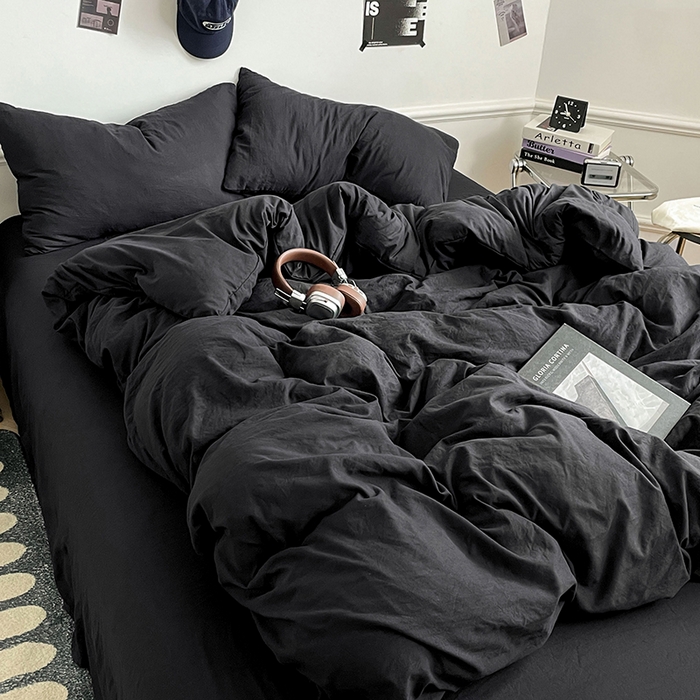 91家纺网 家纺一手货源 找家纺 梦卓家纺 2025爆款ins风超柔褶皱亲肤磨毛水洗棉四件套 骑士黑