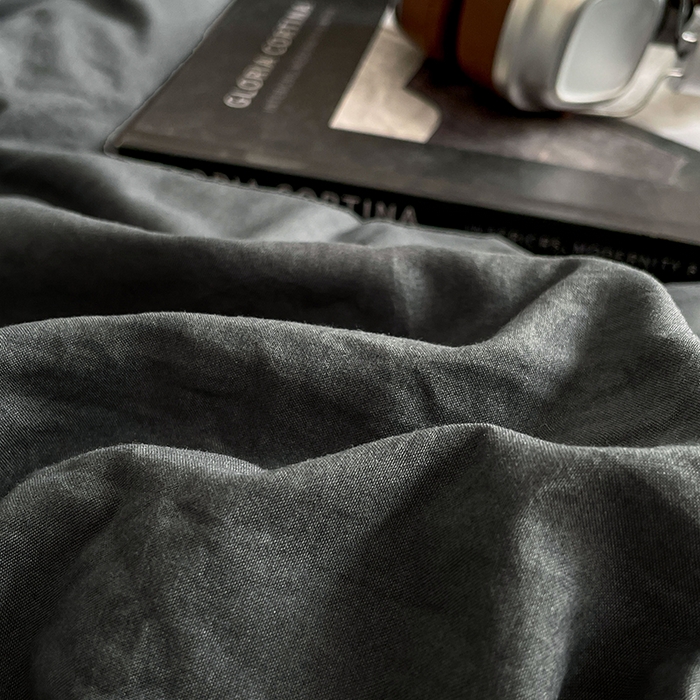 91家纺网 家纺一手货源 找家纺 梦卓家纺 2025爆款ins风超柔褶皱亲肤磨毛水洗棉四件套 深空灰