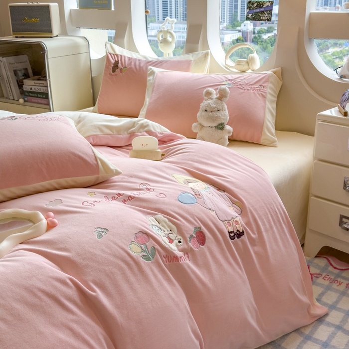 91家纺网 家纺一手货源 找家纺 （总）席世家 2025新款婴儿绒贴布绣四件套