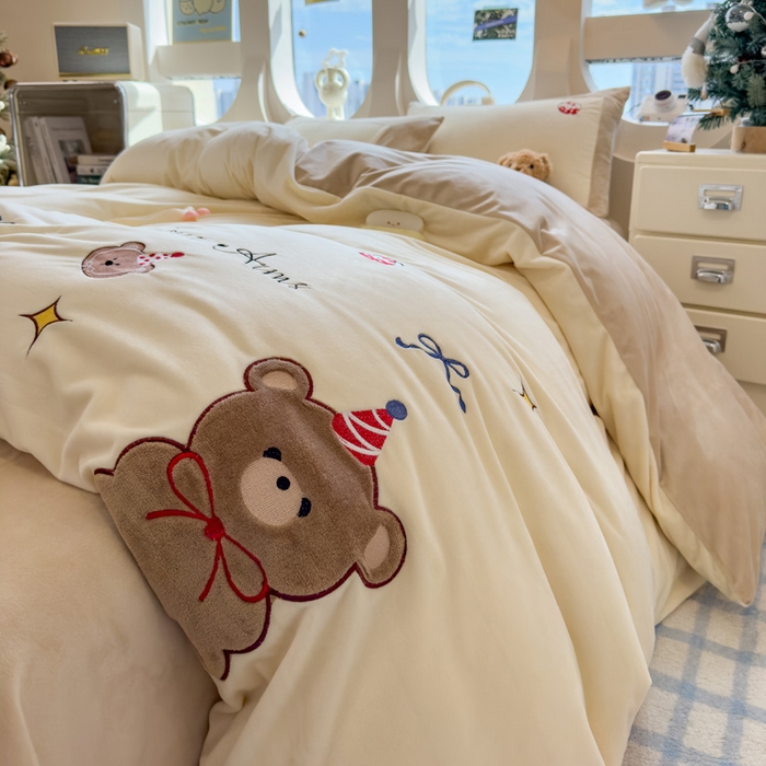 91家纺网 家纺一手货源 找家纺 （总）席世家 2025新款婴儿绒贴布绣四件套