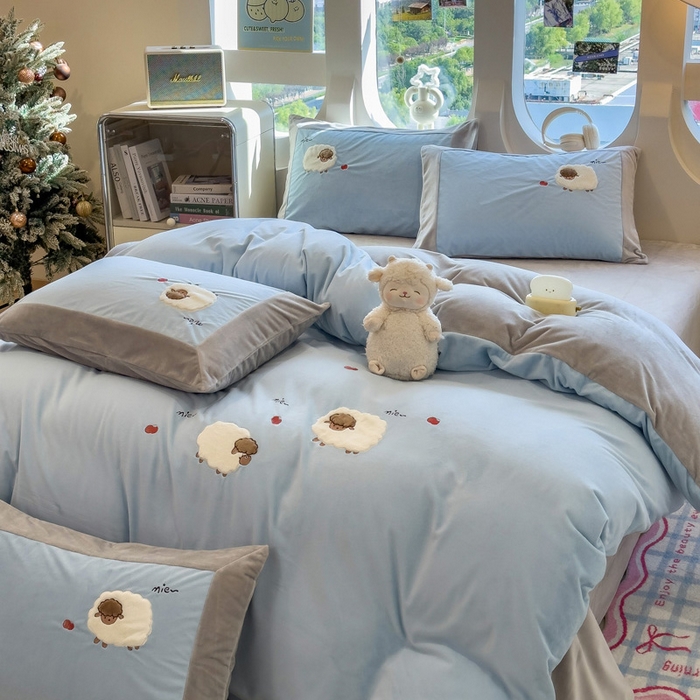 91家纺网 家纺一手货源 找家纺 席世家 2025新款婴儿绒贴布绣四件套 泡芙小羊