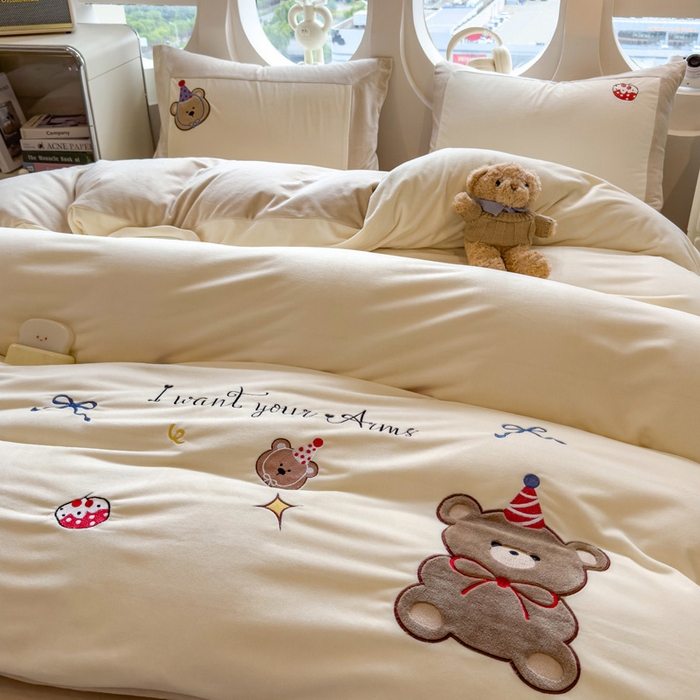 91家纺网 家纺一手货源 找家纺 席世家 2025新款婴儿绒贴布绣四件套 蛋糕熊