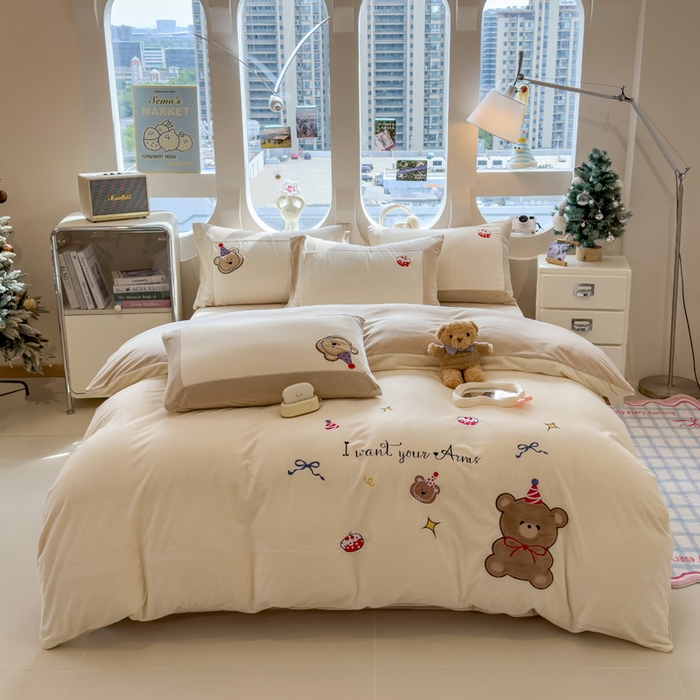 91家纺网 家纺一手货源 找家纺 席世家 2025新款婴儿绒贴布绣四件套 蛋糕熊