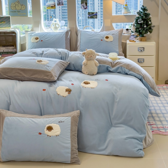 91家纺网 家纺一手货源 找家纺 席世家 2025新款婴儿绒贴布绣四件套 泡芙小羊