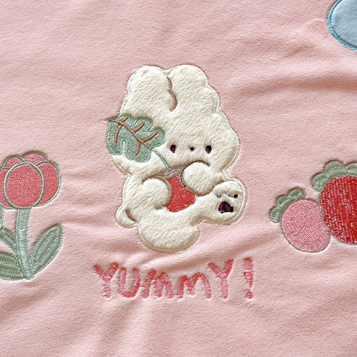 91家纺网 家纺一手货源 找家纺 席世家 2025新款婴儿绒贴布绣四件套 小女孩