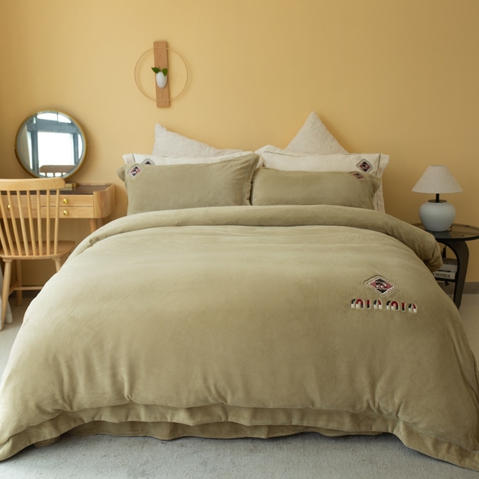 91家纺网 家纺一手货源 找家纺 （总）芯丝路枕业 2025新款蚕丝棉四件套系列-谬影