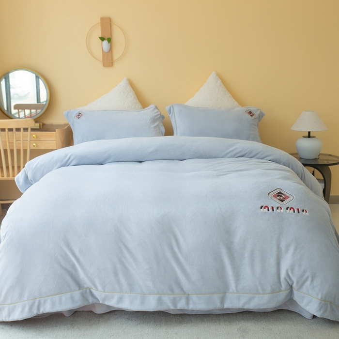 91家纺网 家纺一手货源 找家纺 （总）芯丝路枕业 2025新款蚕丝棉四件套系列-谬影