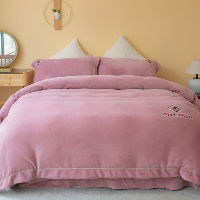 91家纺网 家纺一手货源 找家纺 （总）芯丝路枕业 2025新款蚕丝棉四件套系列-谬影