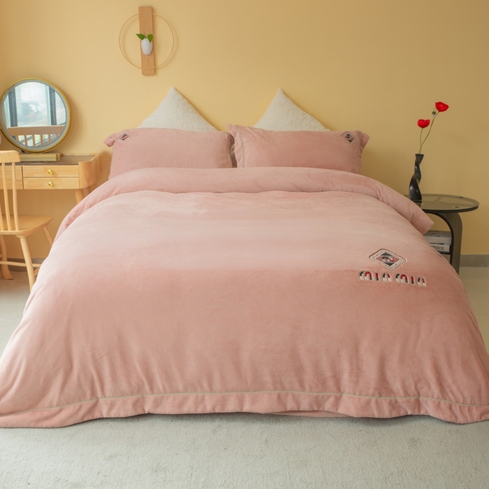 91家纺网 家纺一手货源 找家纺 （总）芯丝路枕业 2025新款蚕丝棉四件套系列-谬影