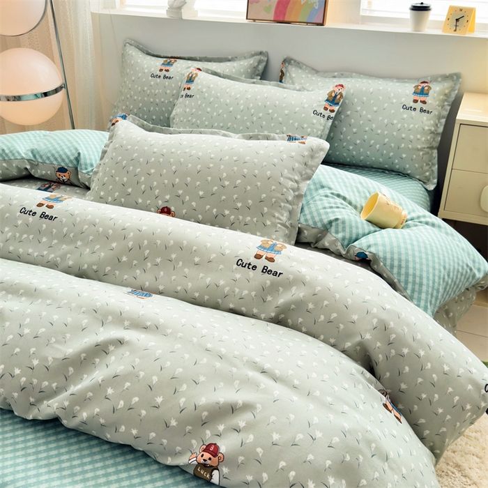 91家纺网 家纺一手货源 找家纺 2025新款直播爆款高克重植物羊绒四件套 萌熊校记