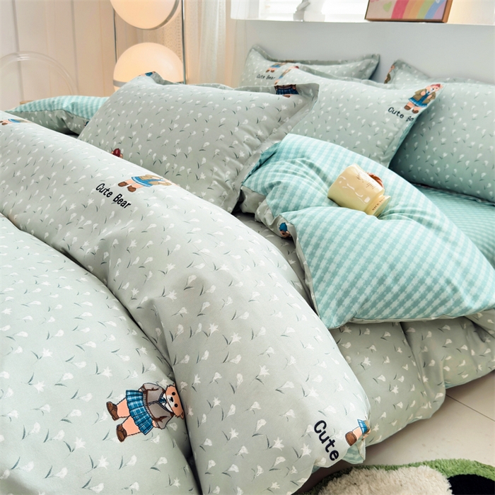 91家纺网 家纺一手货源 找家纺 2025新款直播爆款高克重植物羊绒四件套 萌熊校记