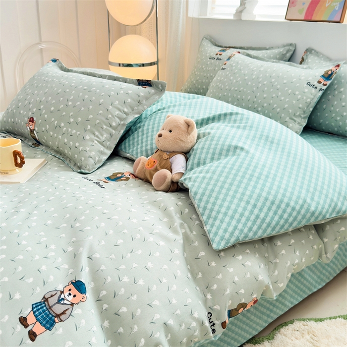 91家纺网 家纺一手货源 找家纺 2025新款直播爆款高克重植物羊绒四件套 萌熊校记