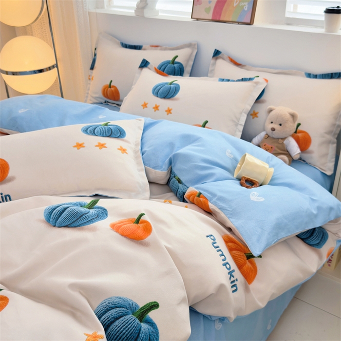 91家纺网 家纺一手货源 找家纺 2025新款直播爆款高克重植物羊绒四件套 南瓜派对