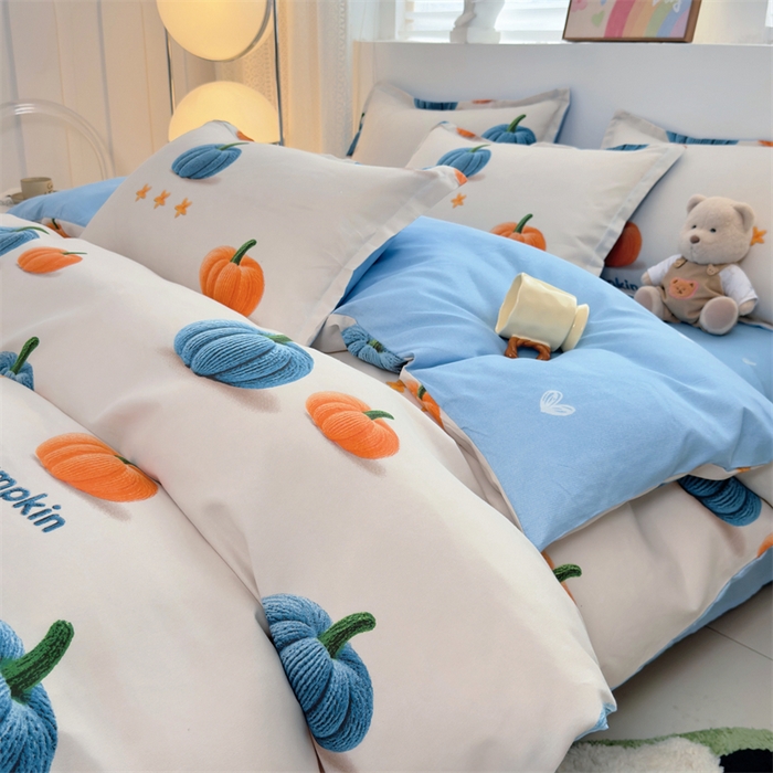 91家纺网 家纺一手货源 找家纺 2025新款直播爆款高克重植物羊绒四件套 南瓜派对