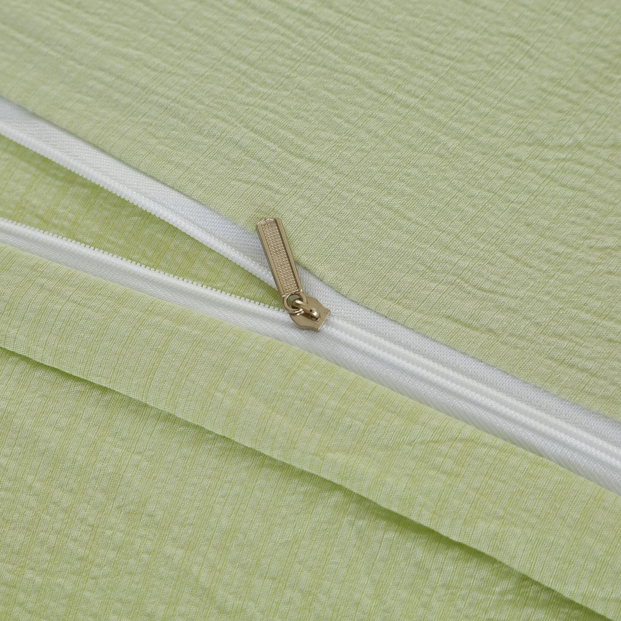 91家纺网 家纺一手货源 找家纺 恋之语 2025新款皱皱纱木棉毛巾绣四件套及单被套系列-俏皮熊 俏皮熊-抹茶绿